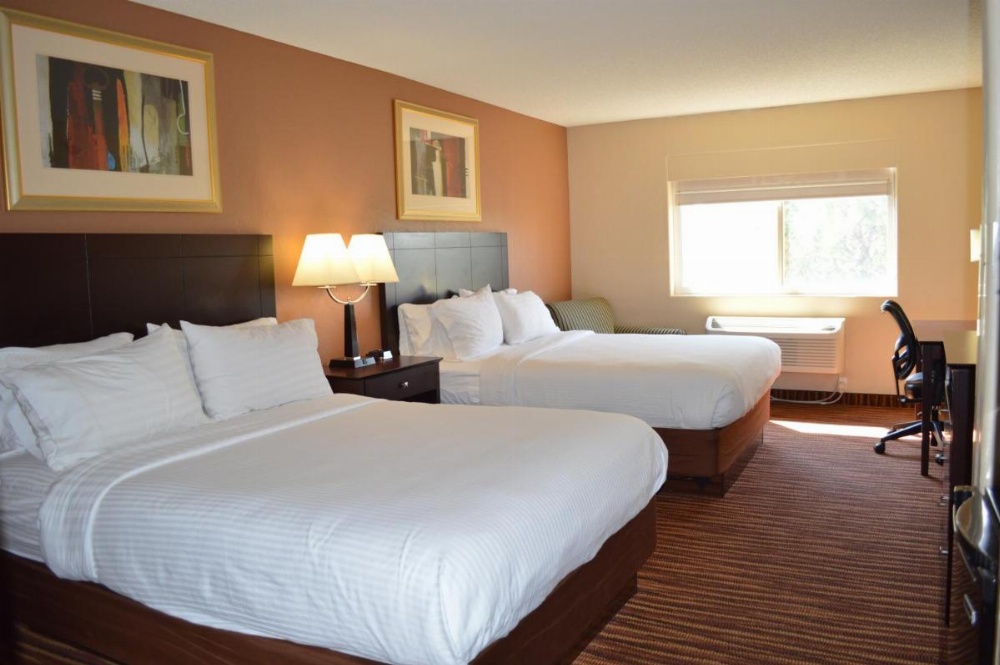 First Choice Inns at the Swell Image 14