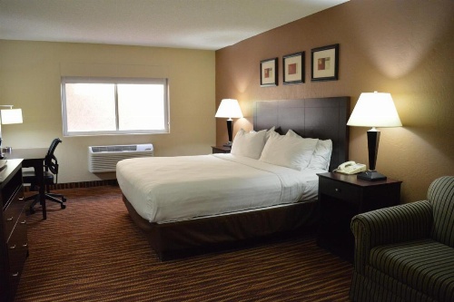 First Choice Inns at the Swell image 23