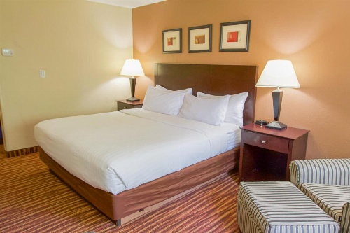 First Choice Inns at the Swell image 29