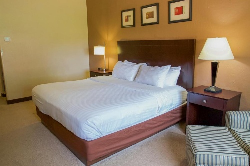 First Choice Inns at the Swell image 32