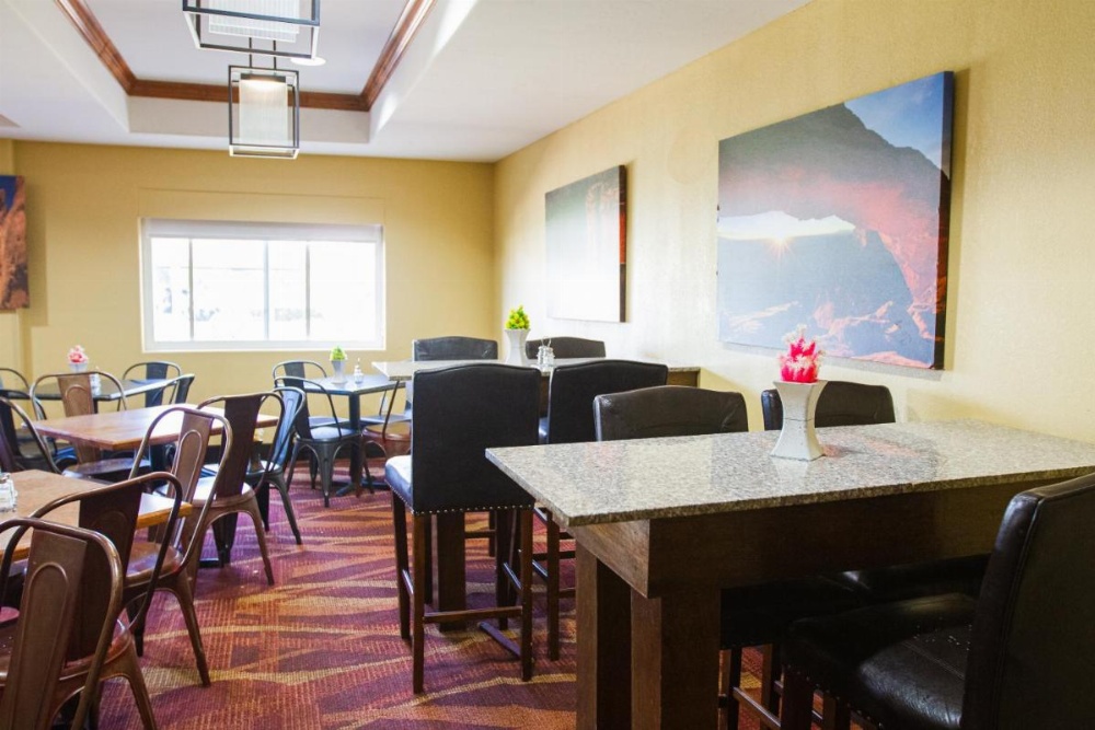 First Choice Inns at the Swell Image 43