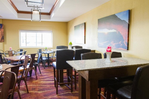 First Choice Inns at the Swell image 43