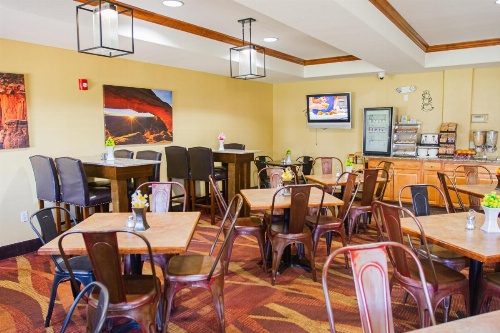 First Choice Inns at the Swell image 44