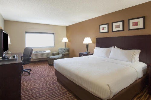 First Choice Inns at the Swell image 5